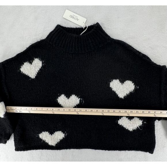 Astrid Clothing Black Heart Sweater Fuzzy Oversized Cropped Mock Neck NWT M - Picture 7 of 8